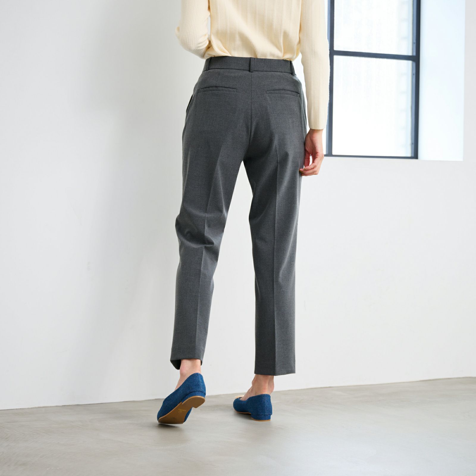 イージーケアストレートパンツ