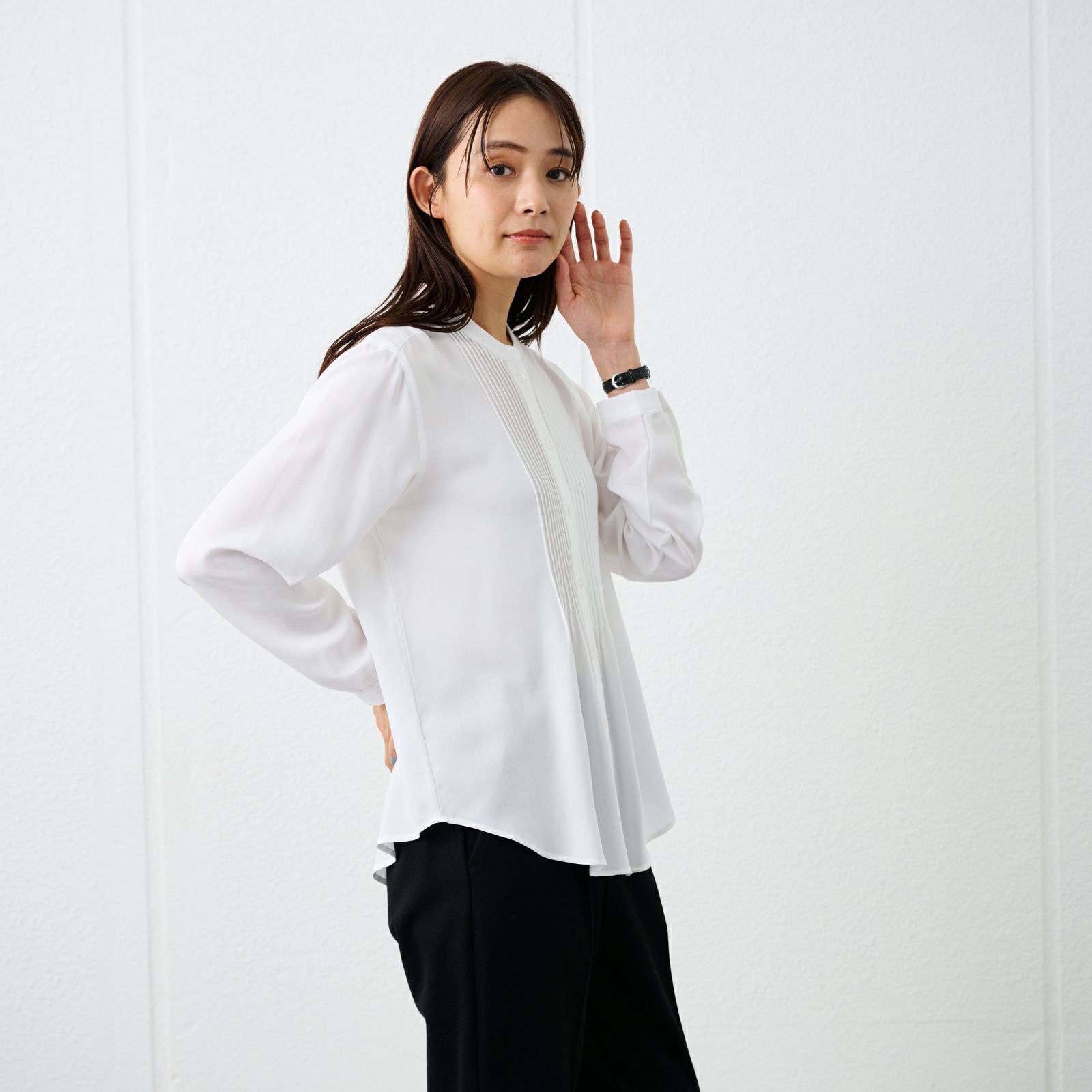 【オルスタ】イージーケアレーヨン混長袖ピンタックブラウス