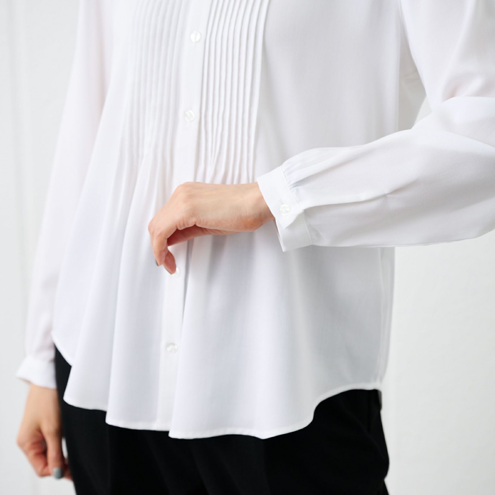 【オルスタ】イージーケアレーヨン混長袖ピンタックブラウス