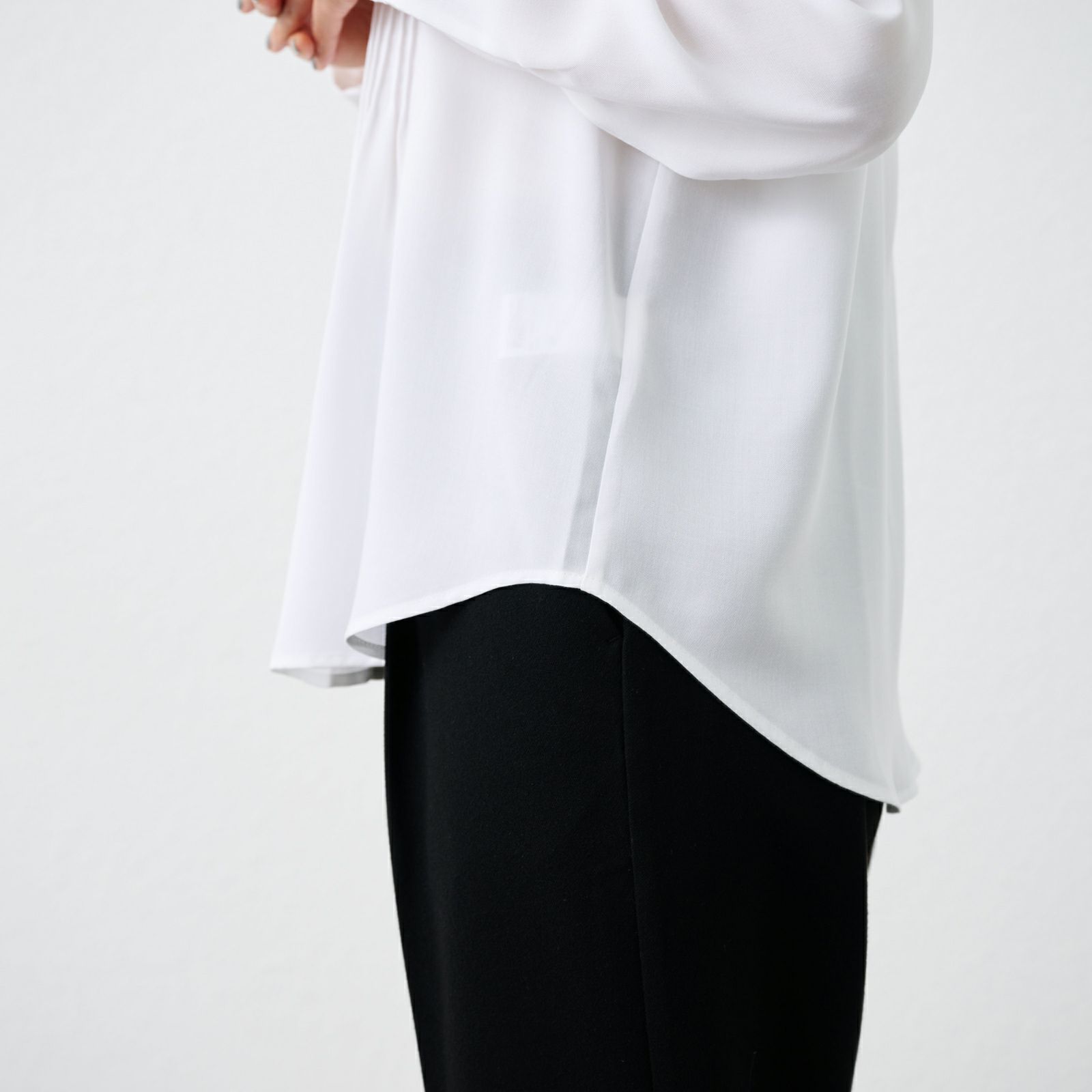 【オルスタ】イージーケアレーヨン混長袖ピンタックブラウス