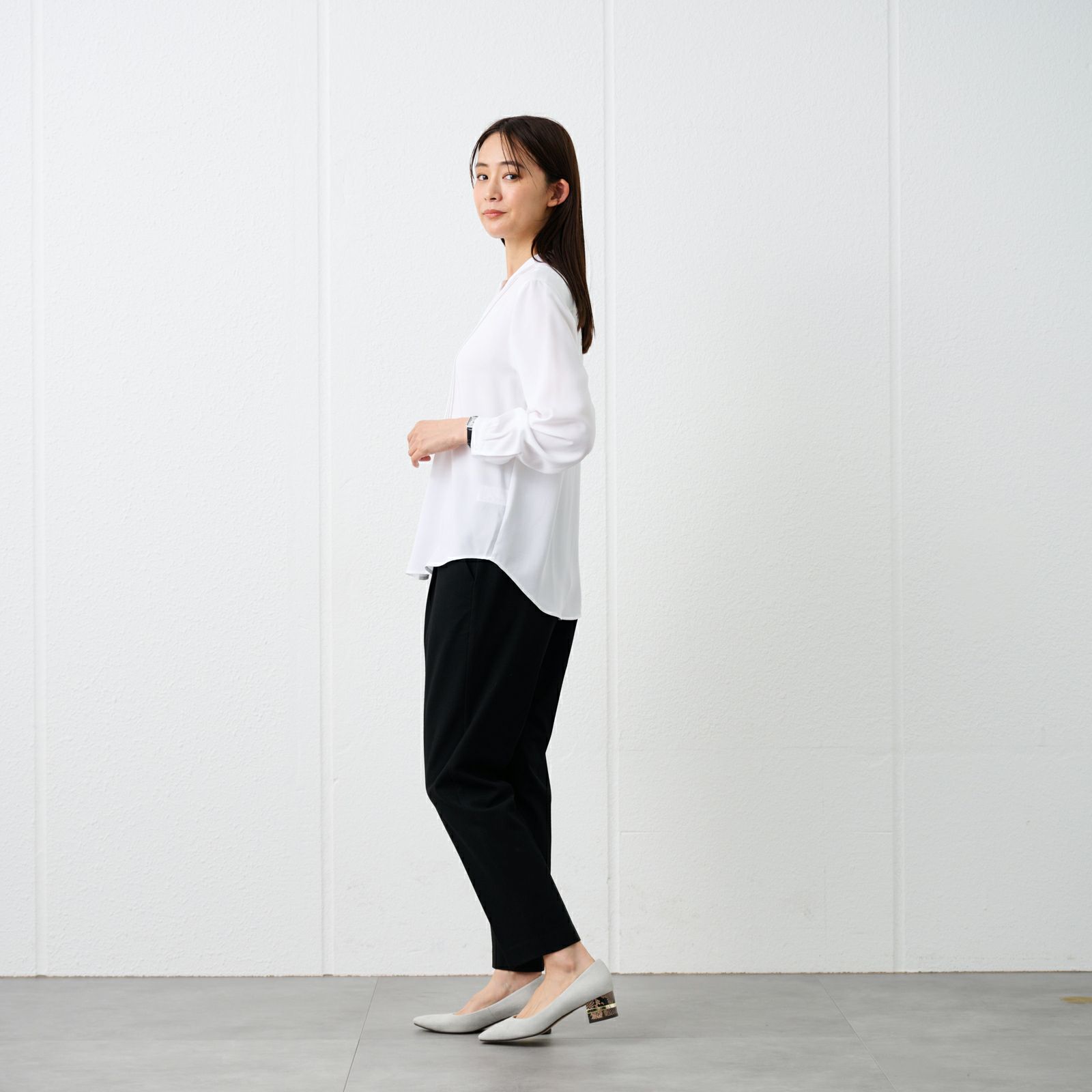 【オルスタ】イージーケアレーヨン混長袖ピンタックブラウス