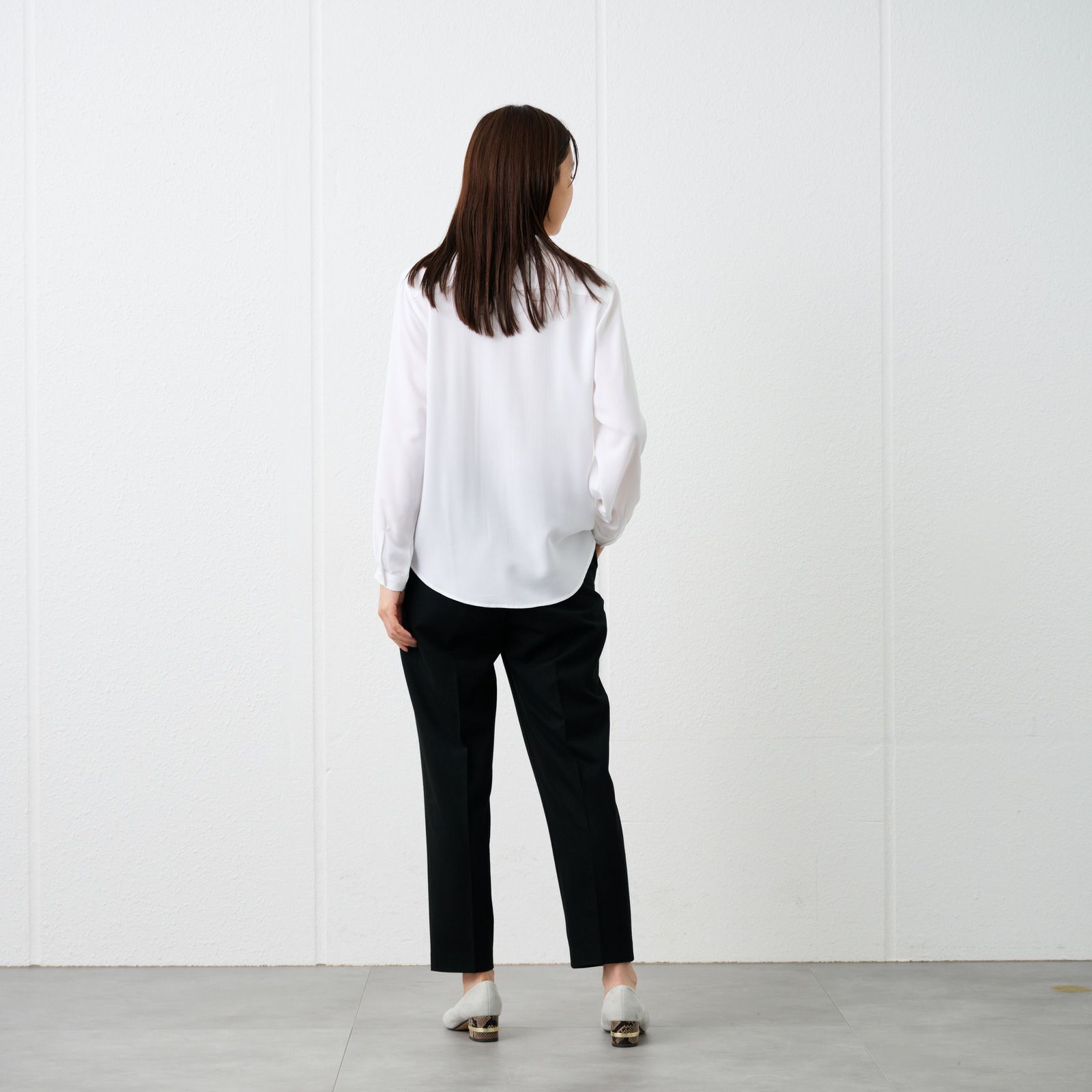 【オルスタ】イージーケアレーヨン混長袖ピンタックブラウス