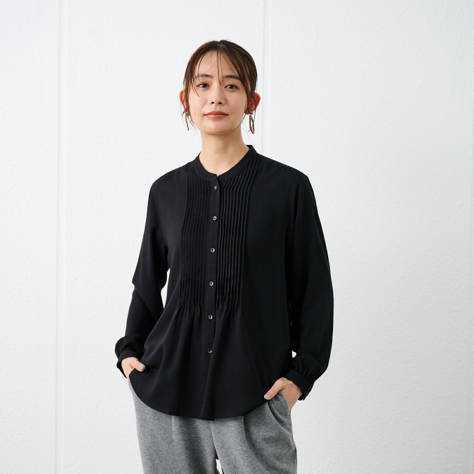 【オルスタ】イージーケアレーヨン混長袖ピンタックブラウス