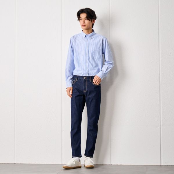 スリムフィット　ストレッチジーンズ