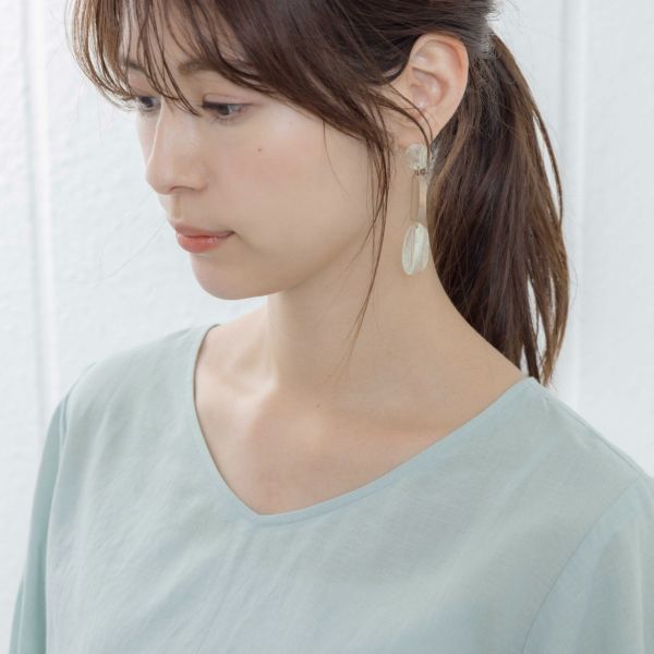 てまラク　綿麻５分袖タックブラウス