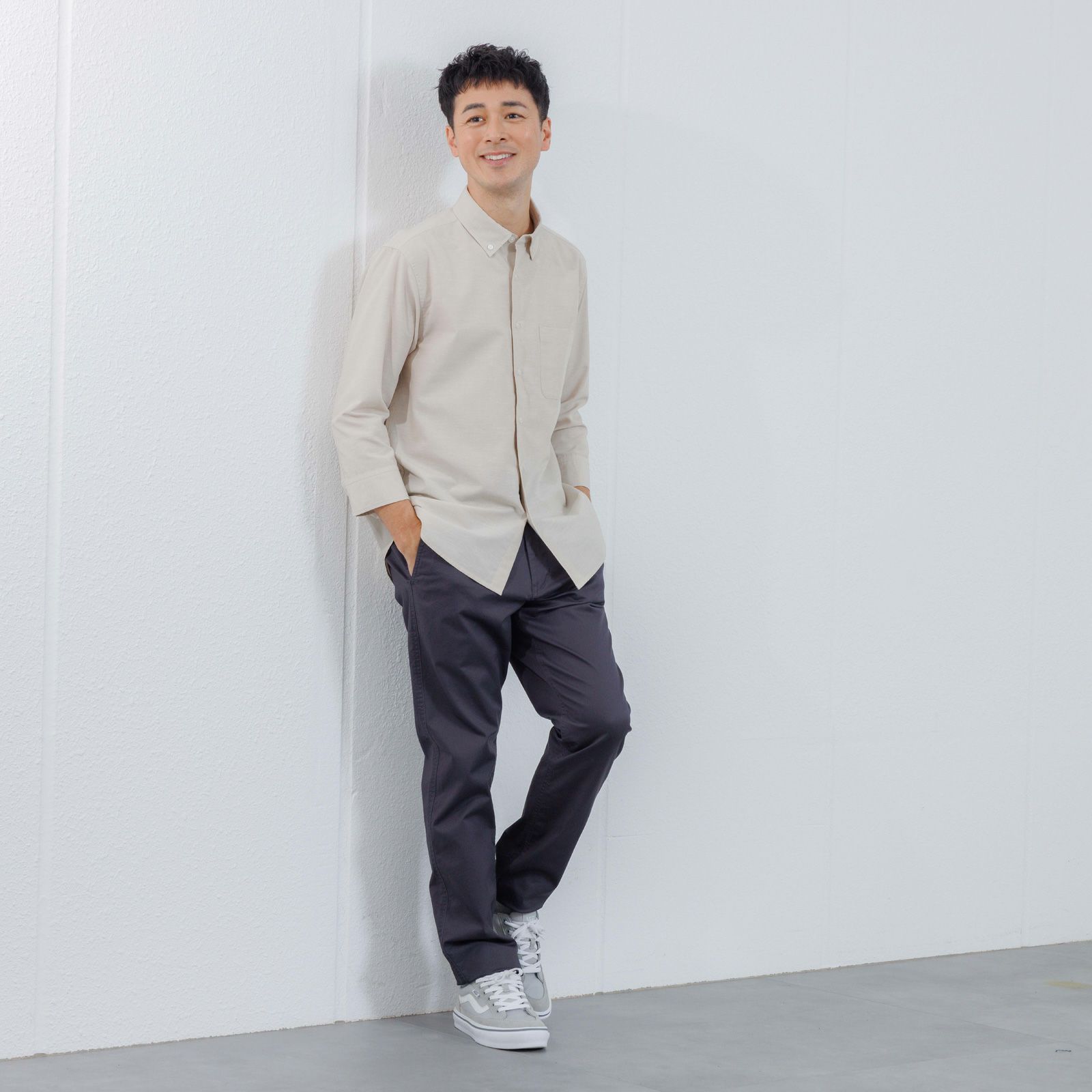 レギュラーフィット　タイセンタク　ストレッチパンツ