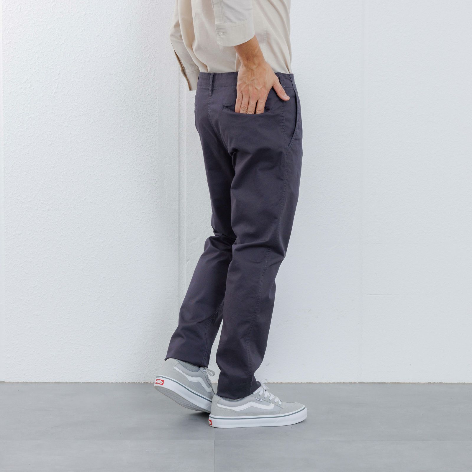 レギュラーフィット　タイセンタク　ストレッチパンツ