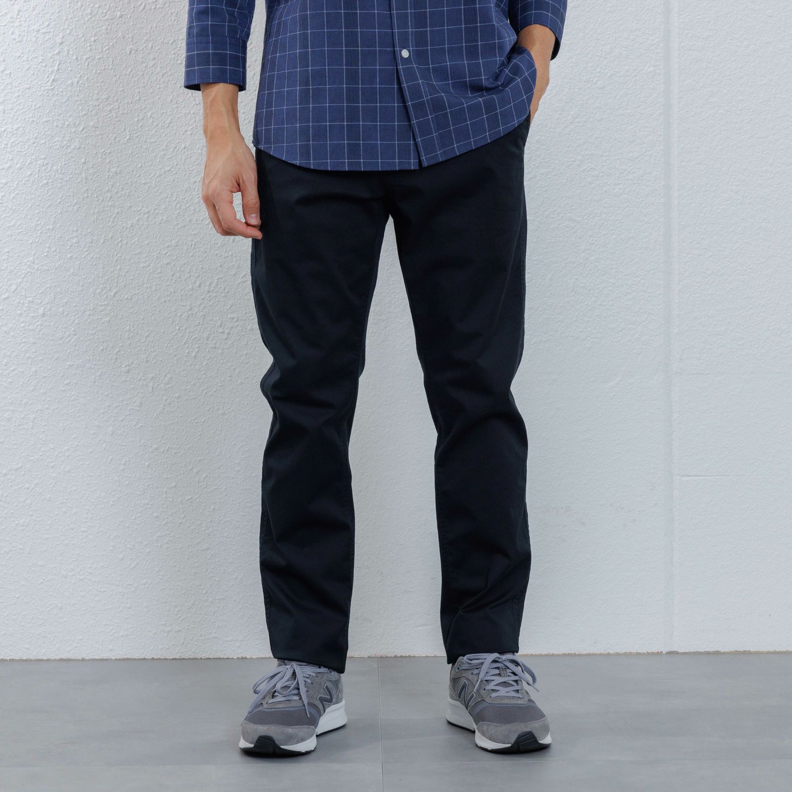 レギュラーフィット　タイセンタク　ストレッチパンツ