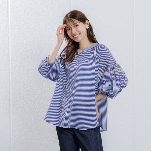 ストライプ　切替刺繍ブラウス