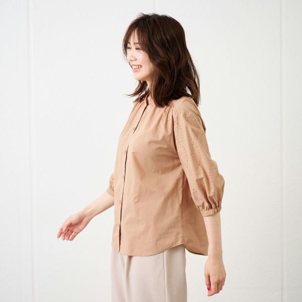 刺しゅう入りコットン７分袖ブラウス