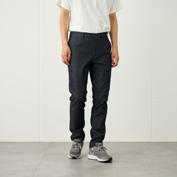 レギュラーフィット　スーパーストレッチチノパンツ（チャコールグレー）