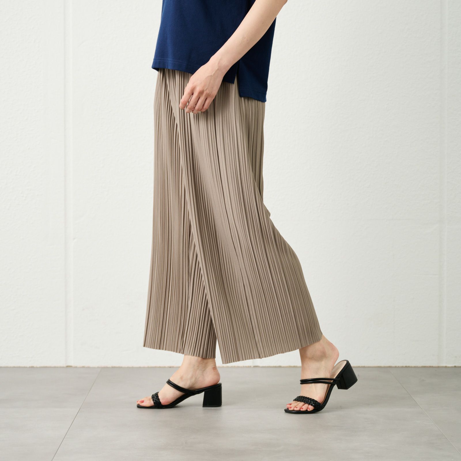 裏地付きプリーツイージーパンツ