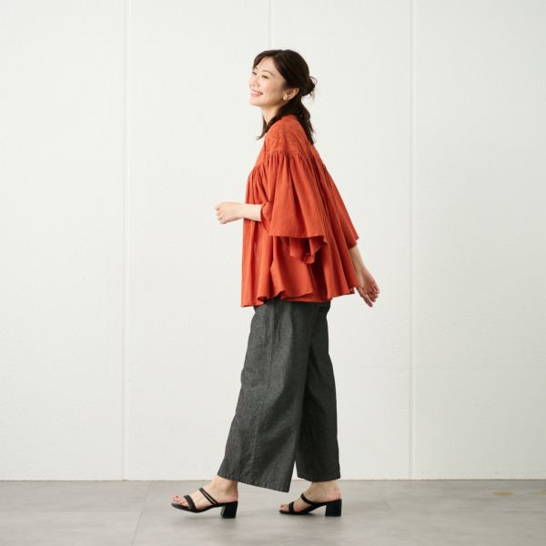 刺繍切替ギャザーブラウス