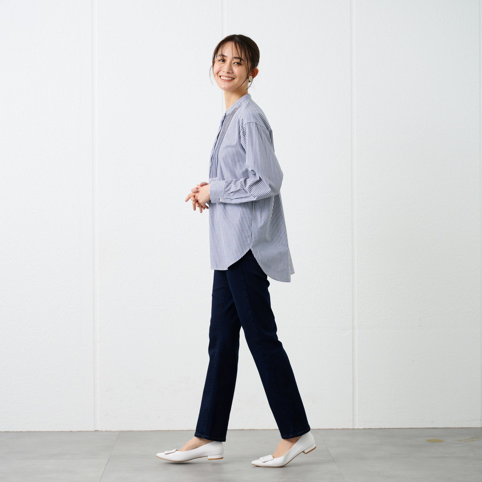 【てまラク】　綿混長袖バンドカラーミドルシャツ