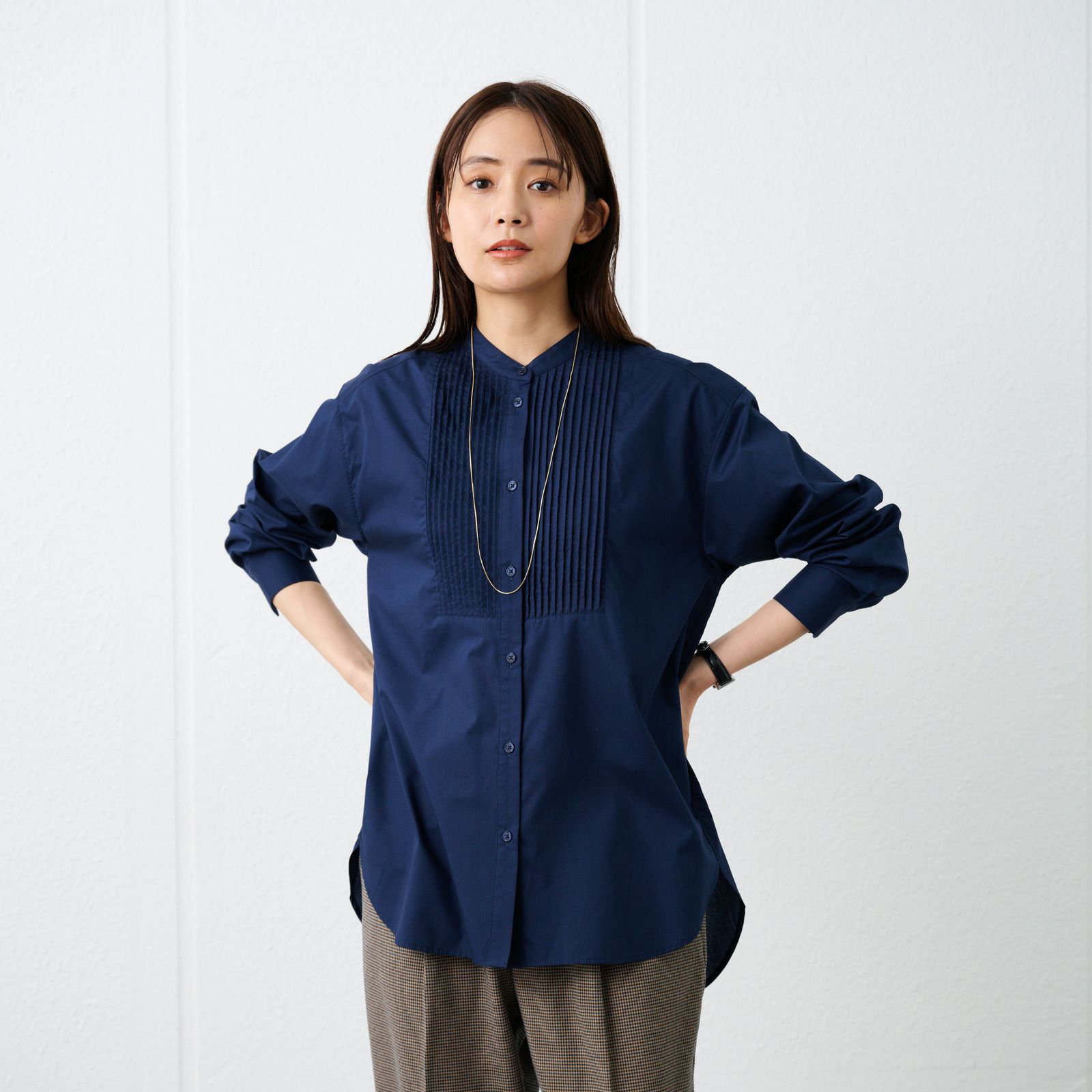 【てまラク】　綿混長袖バンドカラーミドルシャツ