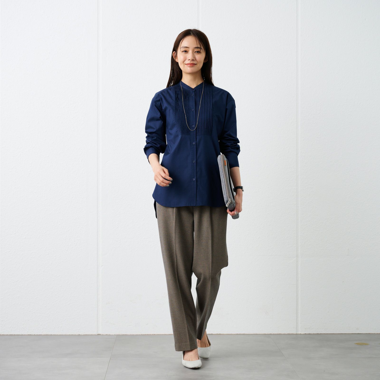 【てまラク】　綿混長袖バンドカラーミドルシャツ