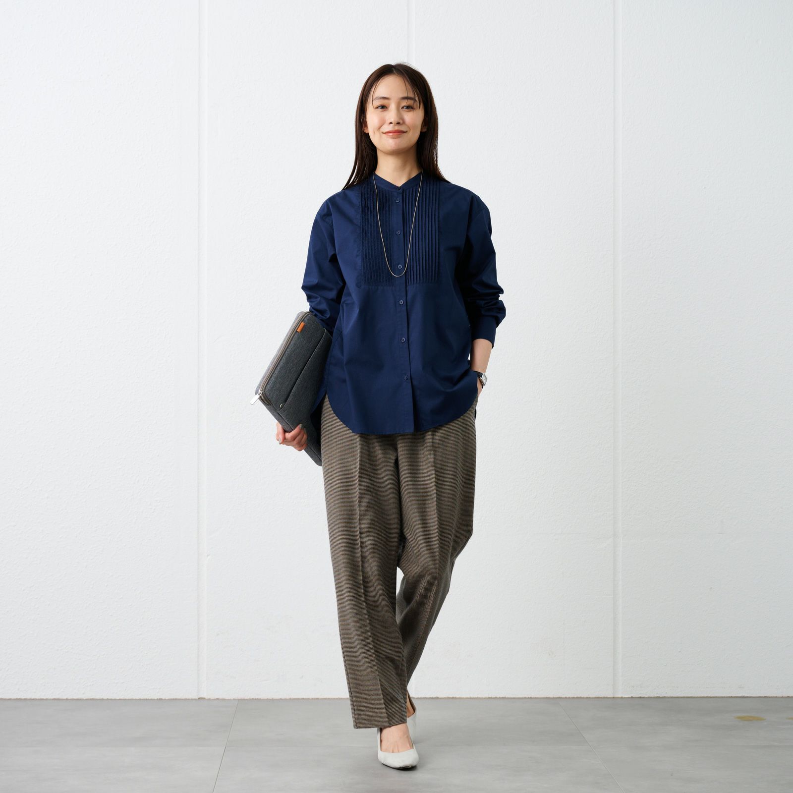 【てまラク】　綿混長袖バンドカラーミドルシャツ