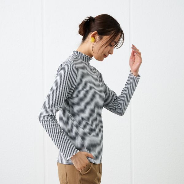 シャーリングネック長袖Tシャツ