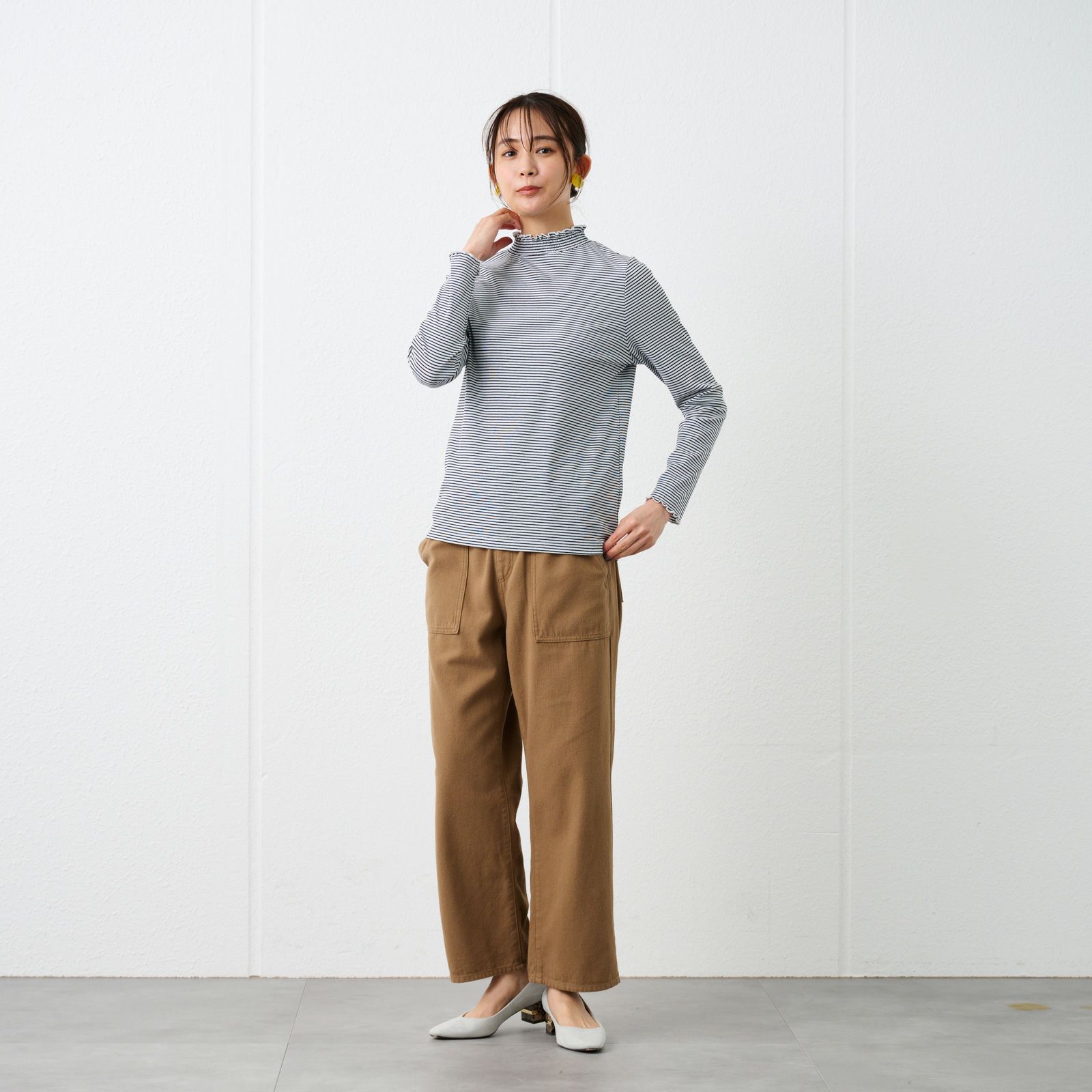 シャーリングネック長袖Tシャツ