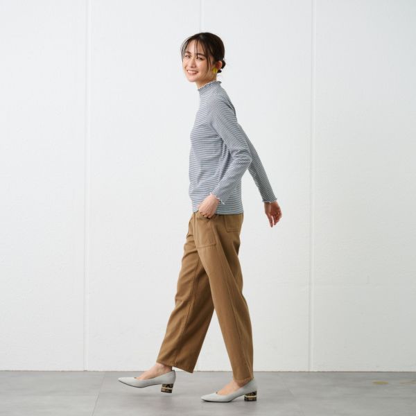 シャーリングネック長袖Tシャツ