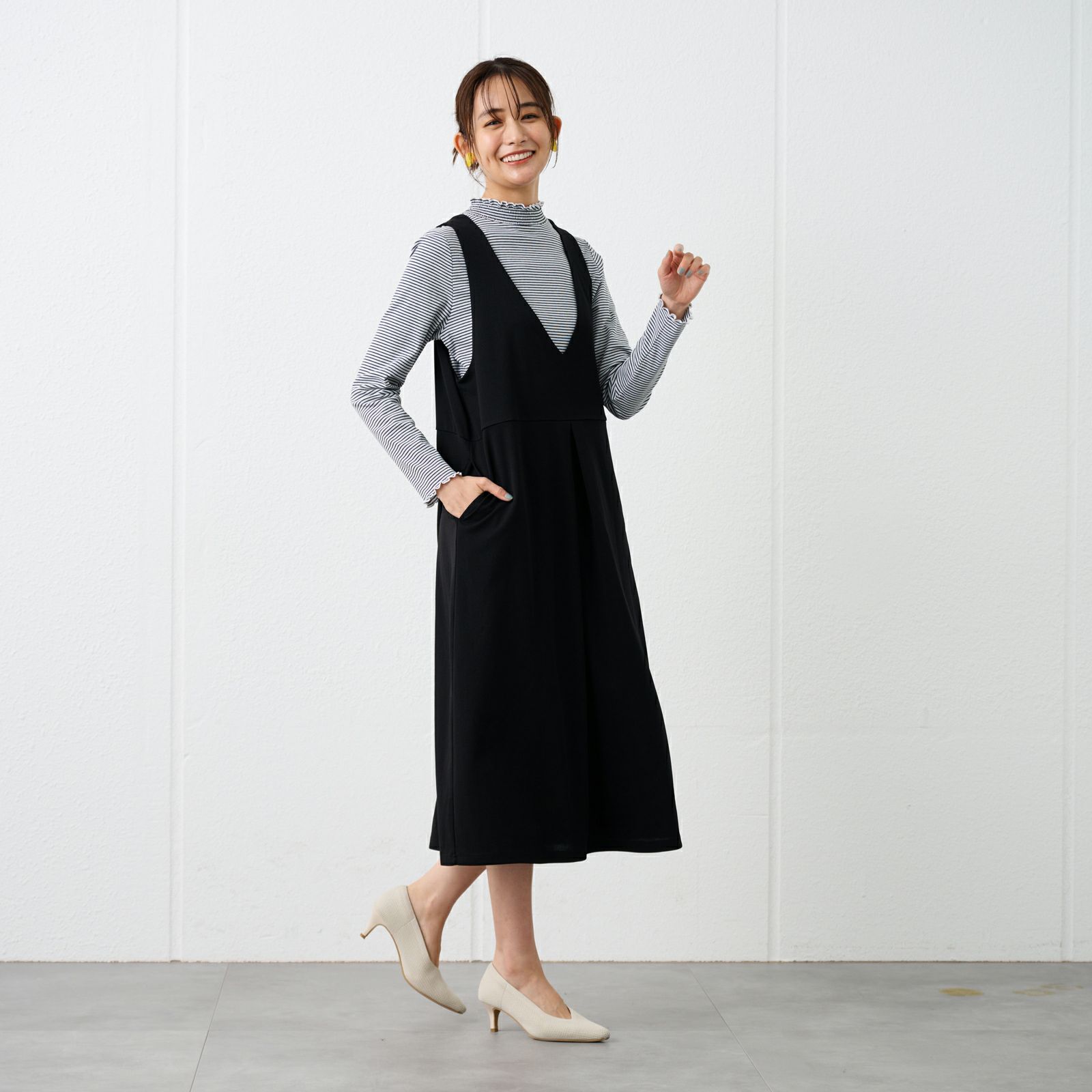 シャーリングネック長袖Tシャツ