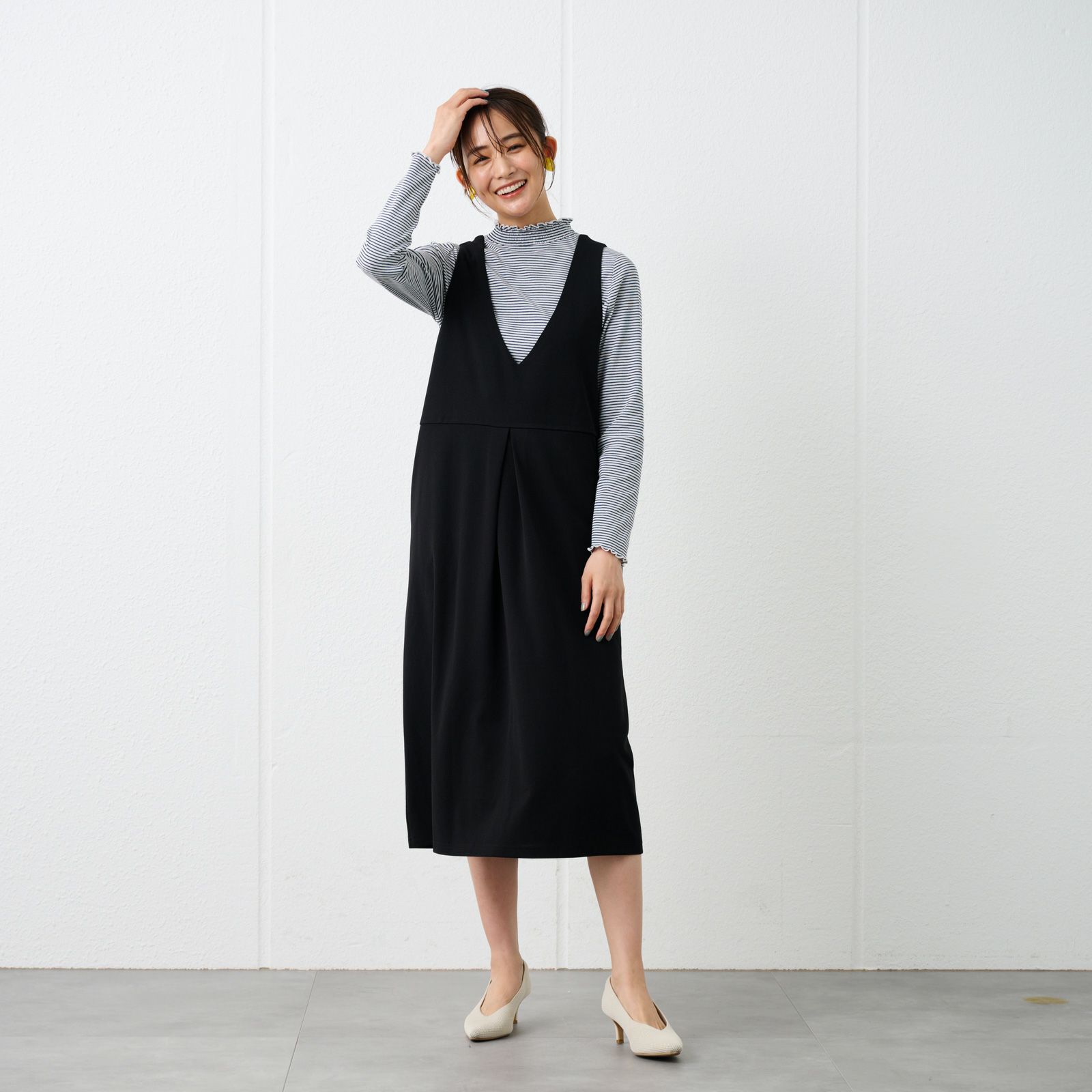 シャーリングネック長袖Tシャツ