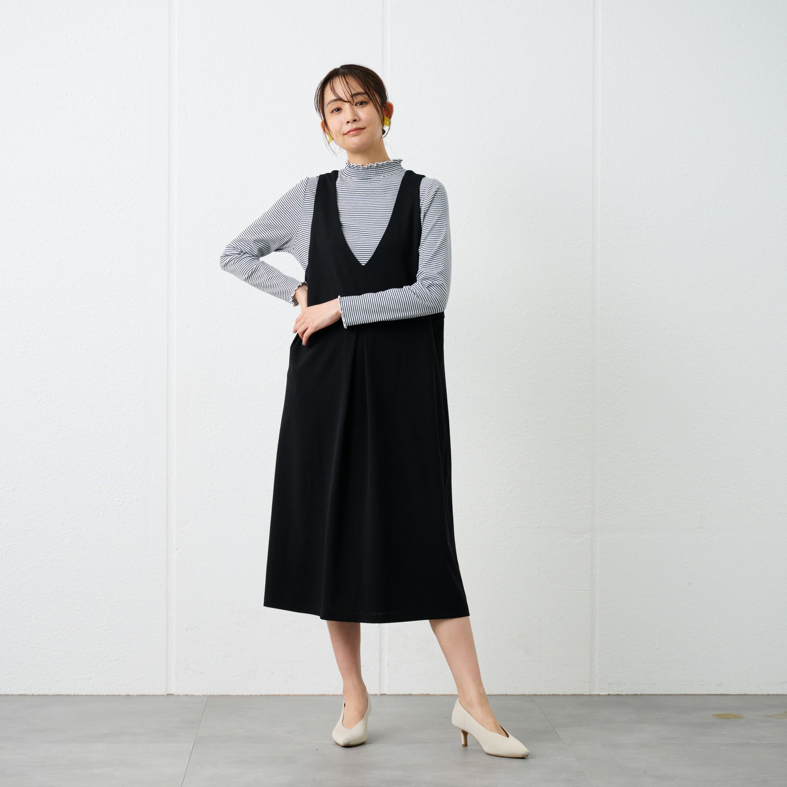 シャーリングネック長袖Tシャツ