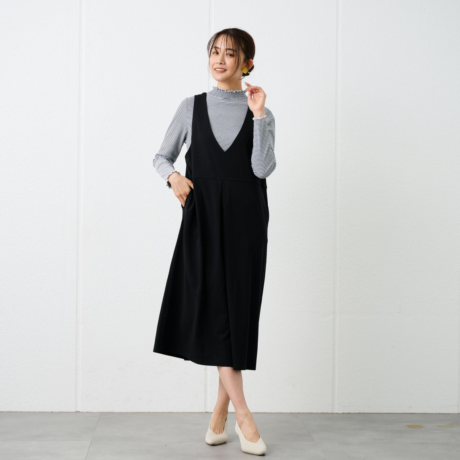 シャーリングネック長袖Tシャツ