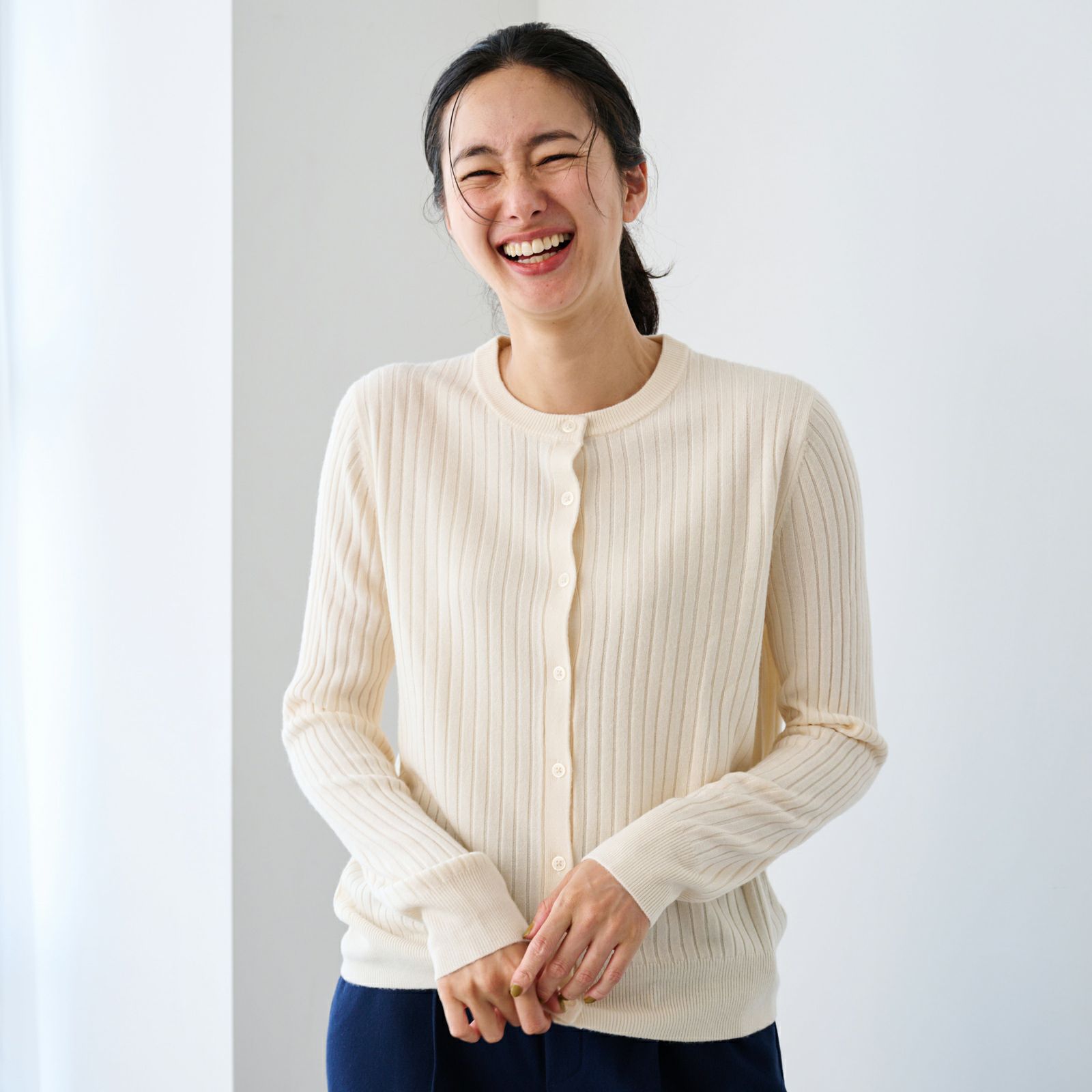 洗える・保温　シフォンタッチ　クルーネックカーディガン