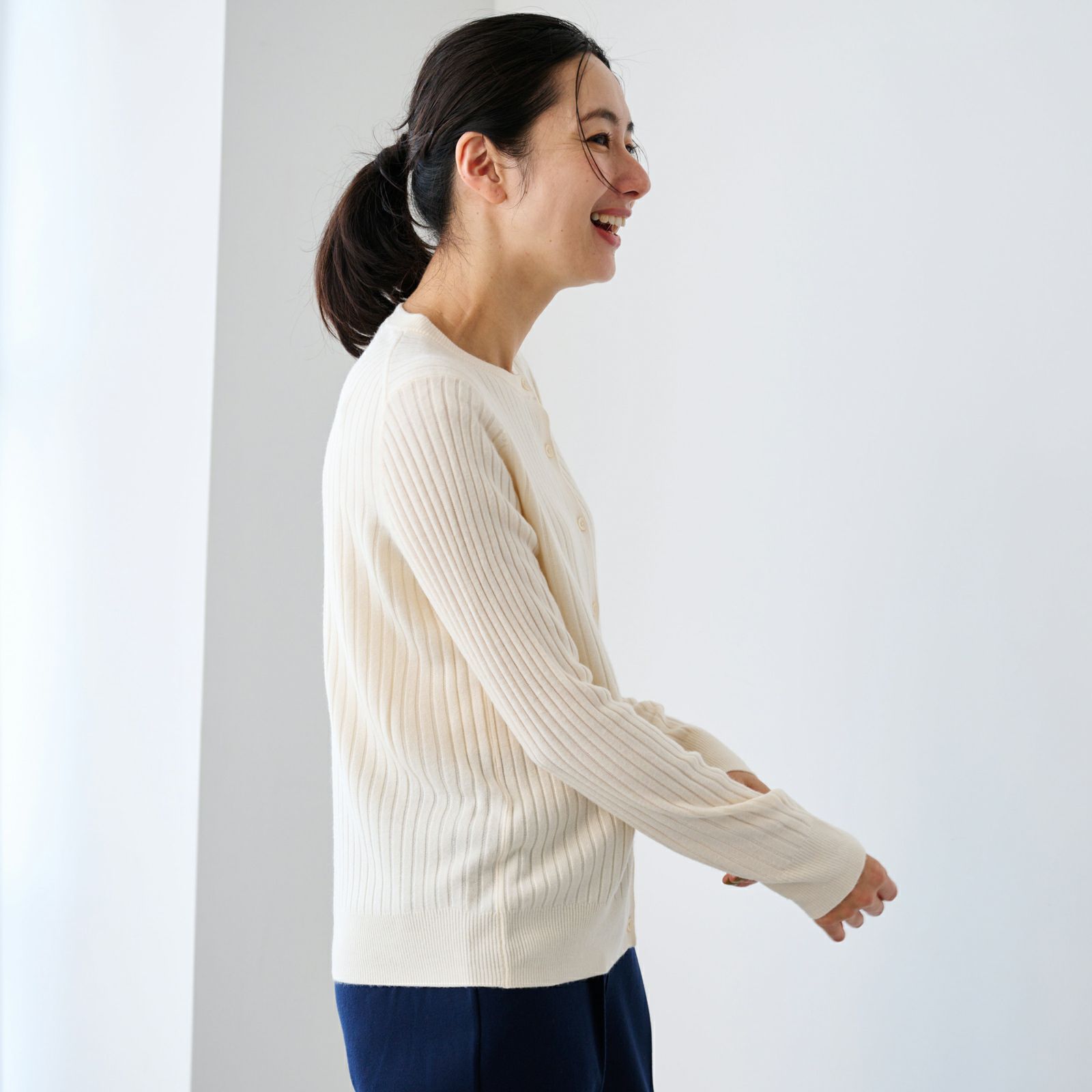 洗える・保温　シフォンタッチ　クルーネックカーディガン