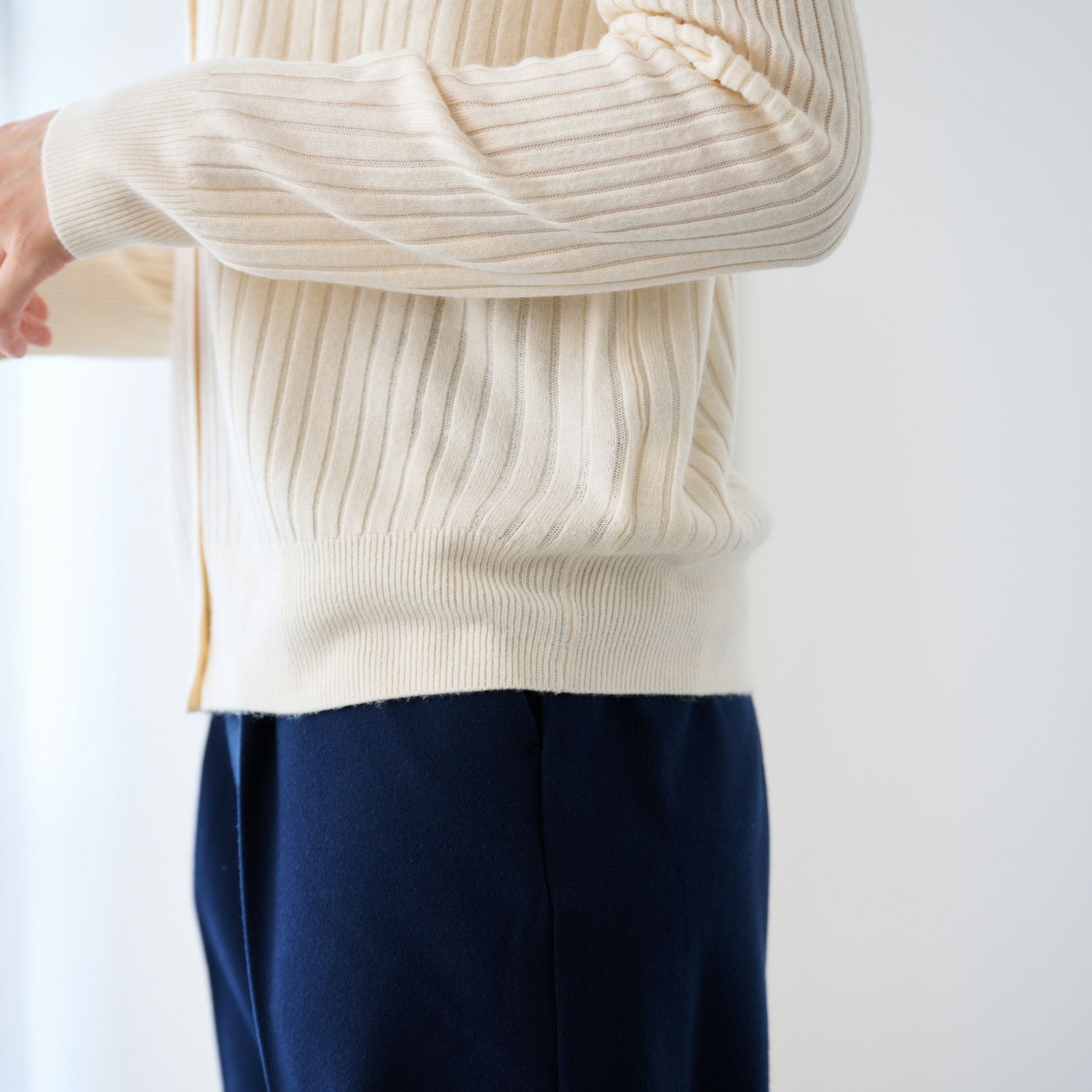 洗える・保温　シフォンタッチ　クルーネックカーディガン