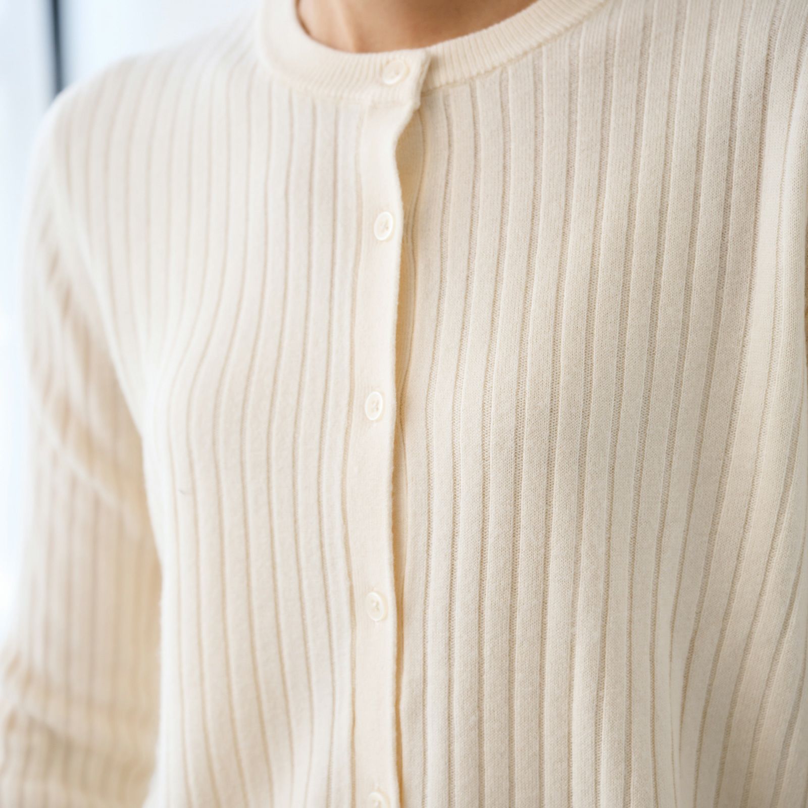 洗える・保温　シフォンタッチ　クルーネックカーディガン