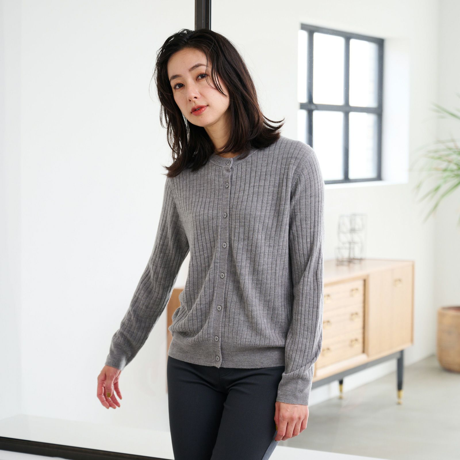 洗える・保温　シフォンタッチ　クルーネックカーディガン