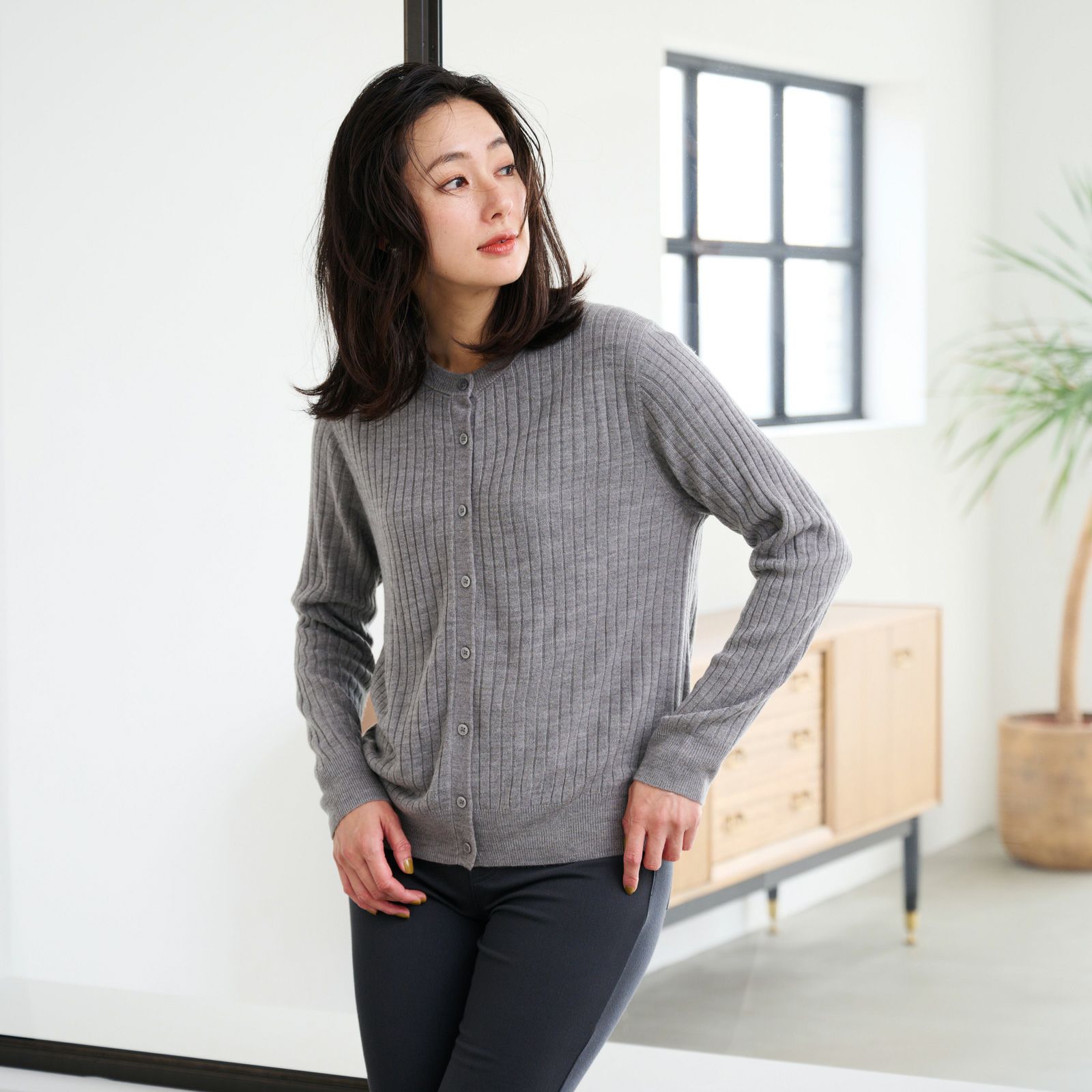 洗える・保温　シフォンタッチ　クルーネックカーディガン