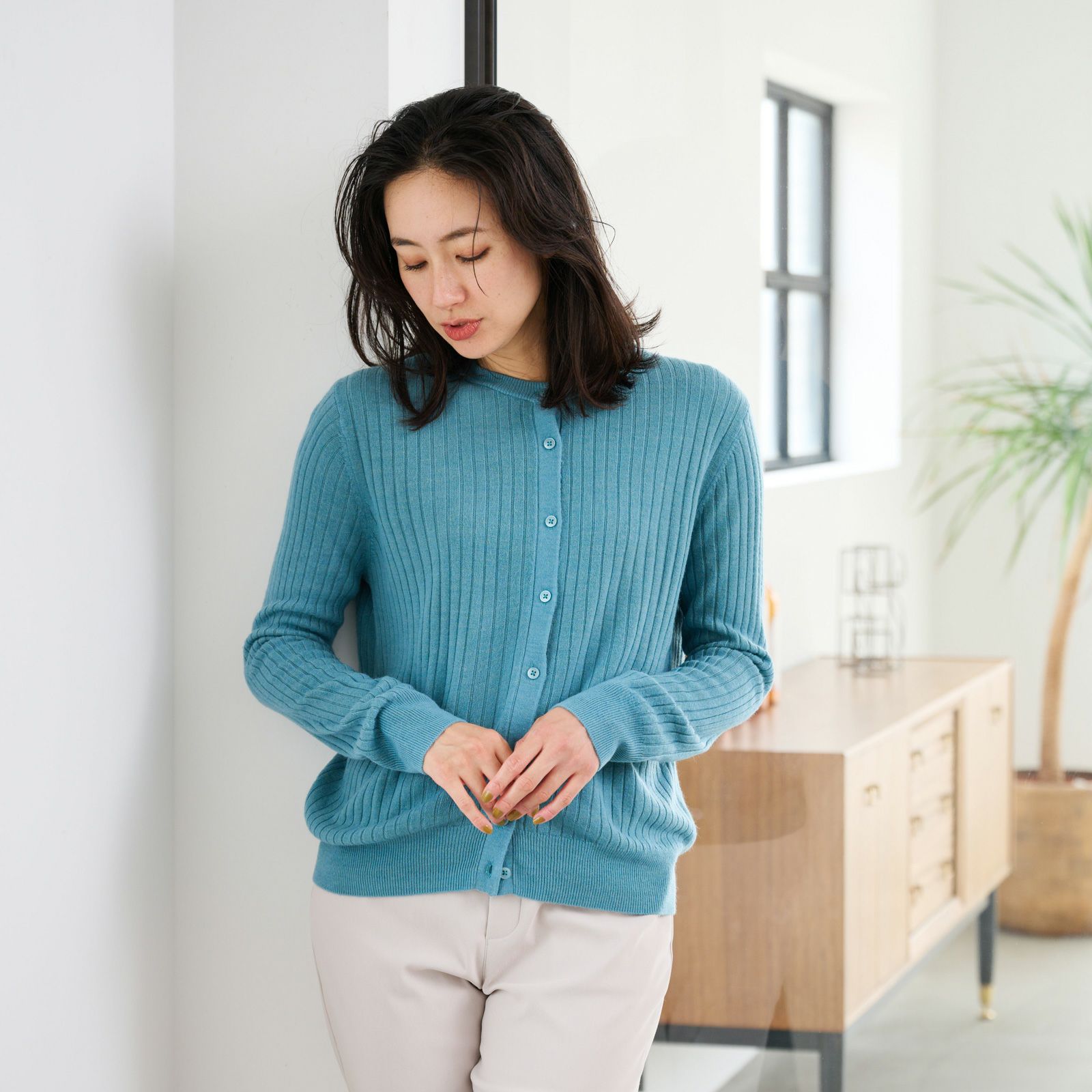 洗える・保温　シフォンタッチ　クルーネックカーディガン