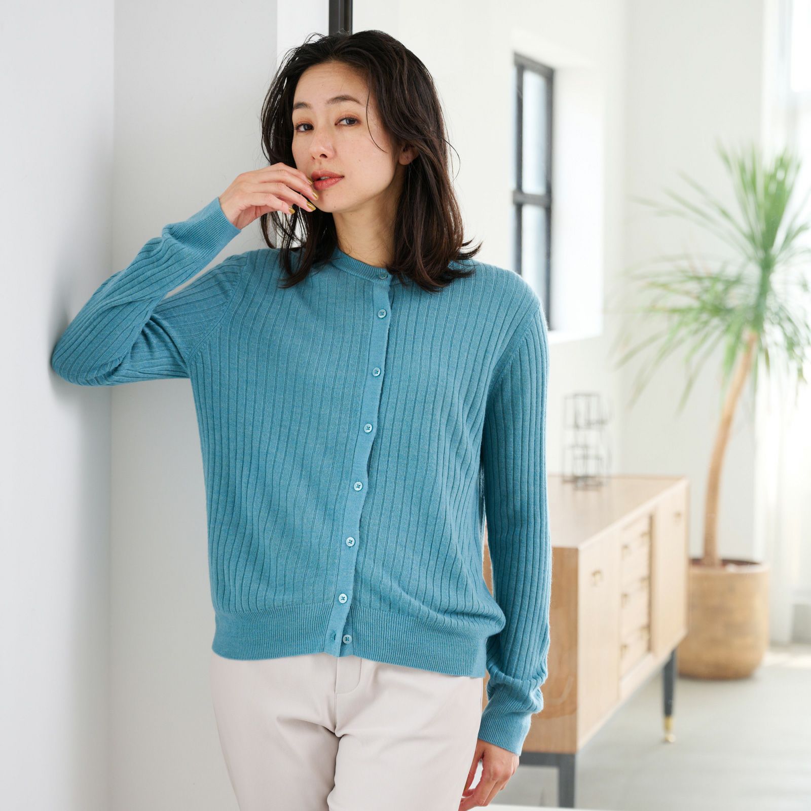 洗える・保温　シフォンタッチ　クルーネックカーディガン