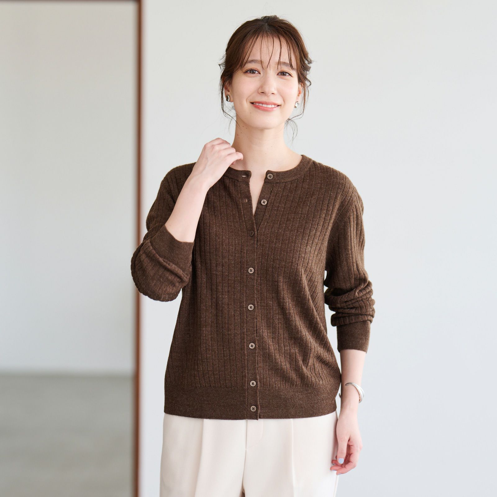 洗える・保温　シフォンタッチ　クルーネックカーディガン