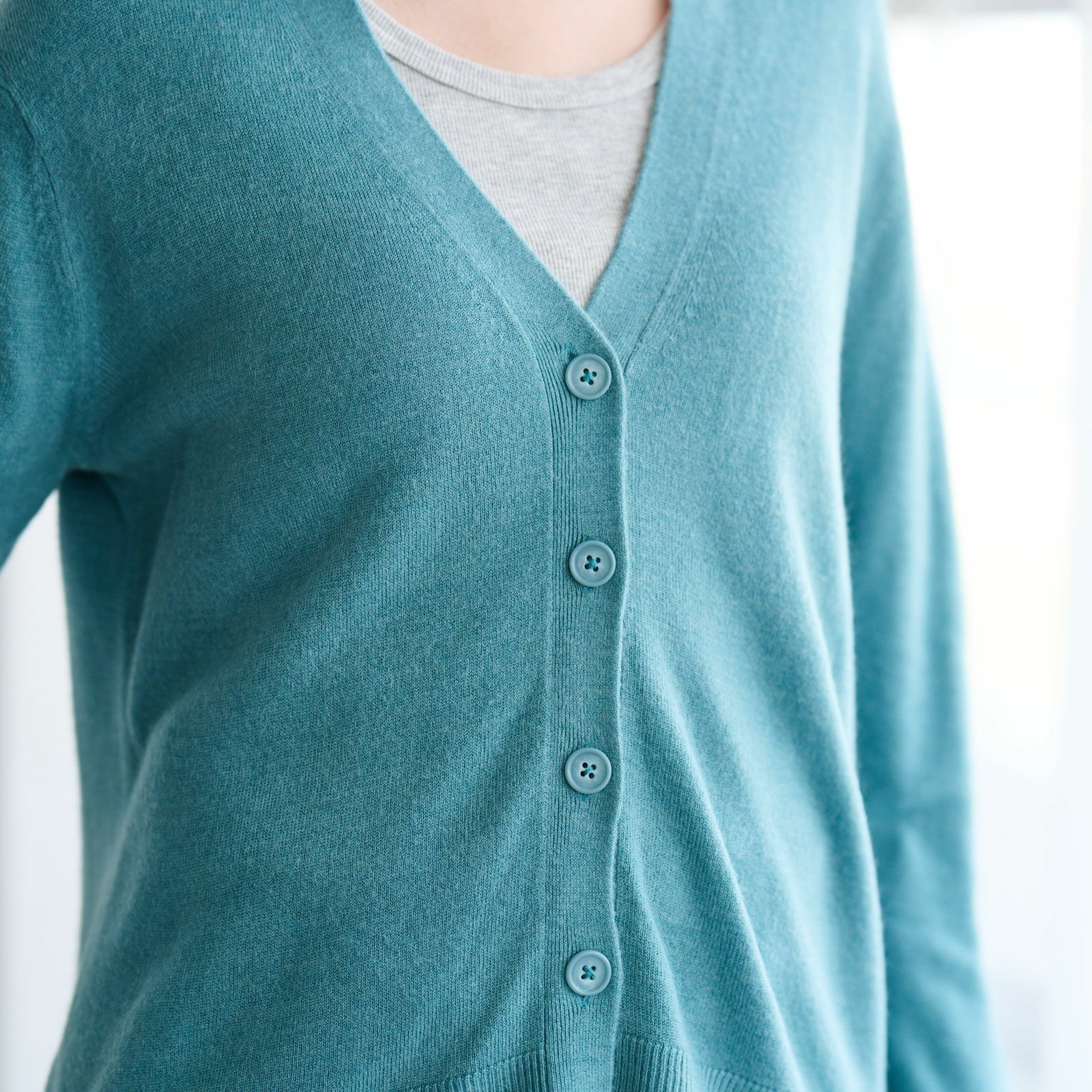 洗える・保温　シフォンタッチ　Vネックカーディガン