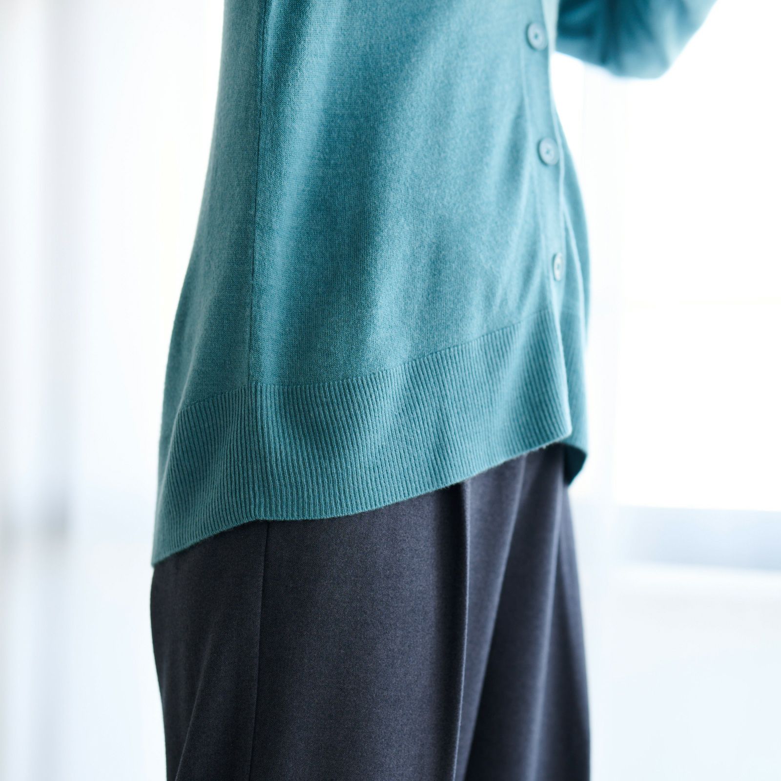 洗える・保温　シフォンタッチ　Vネックカーディガン