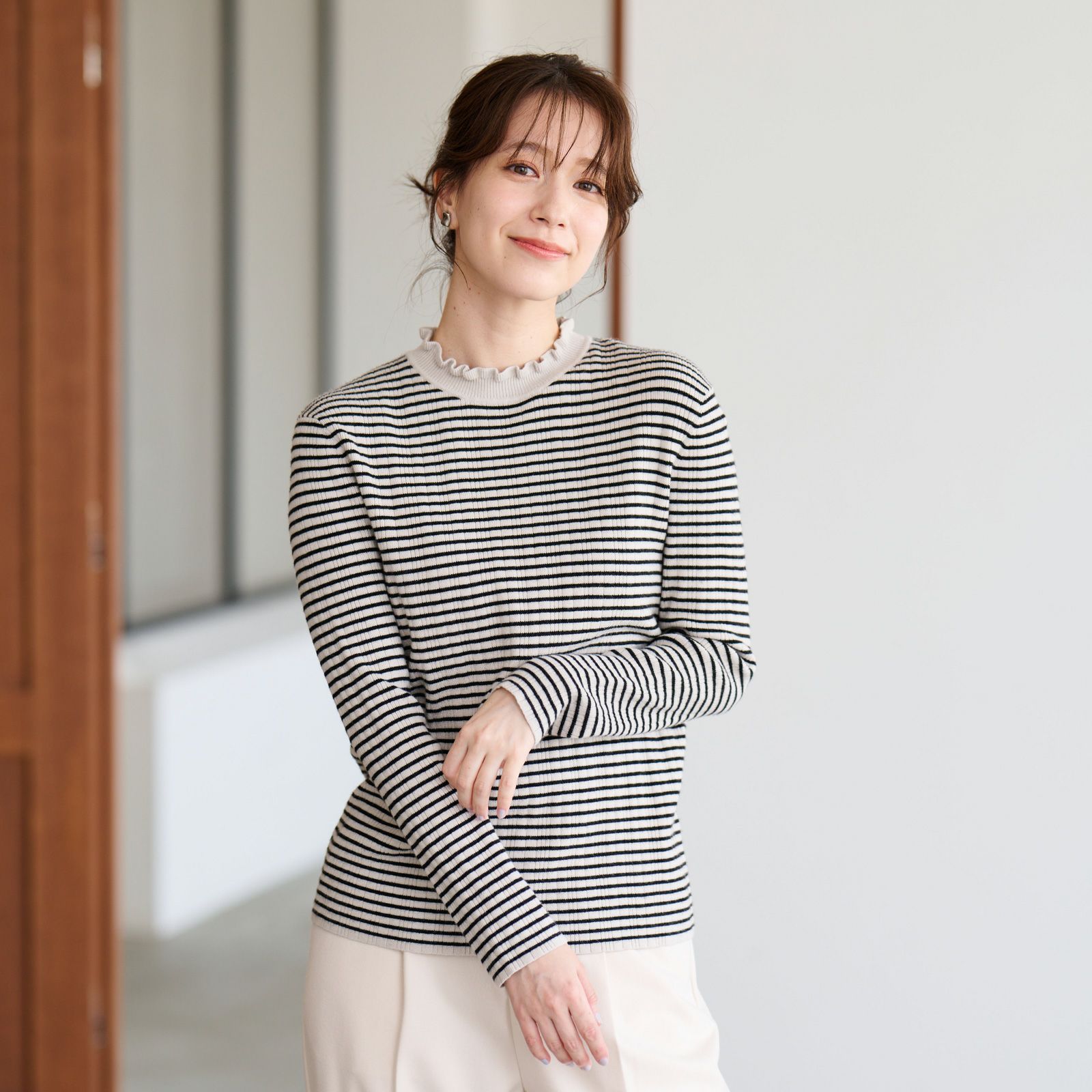 洗える・保温　マシュマロタッチ　フリルネックプルオーバー