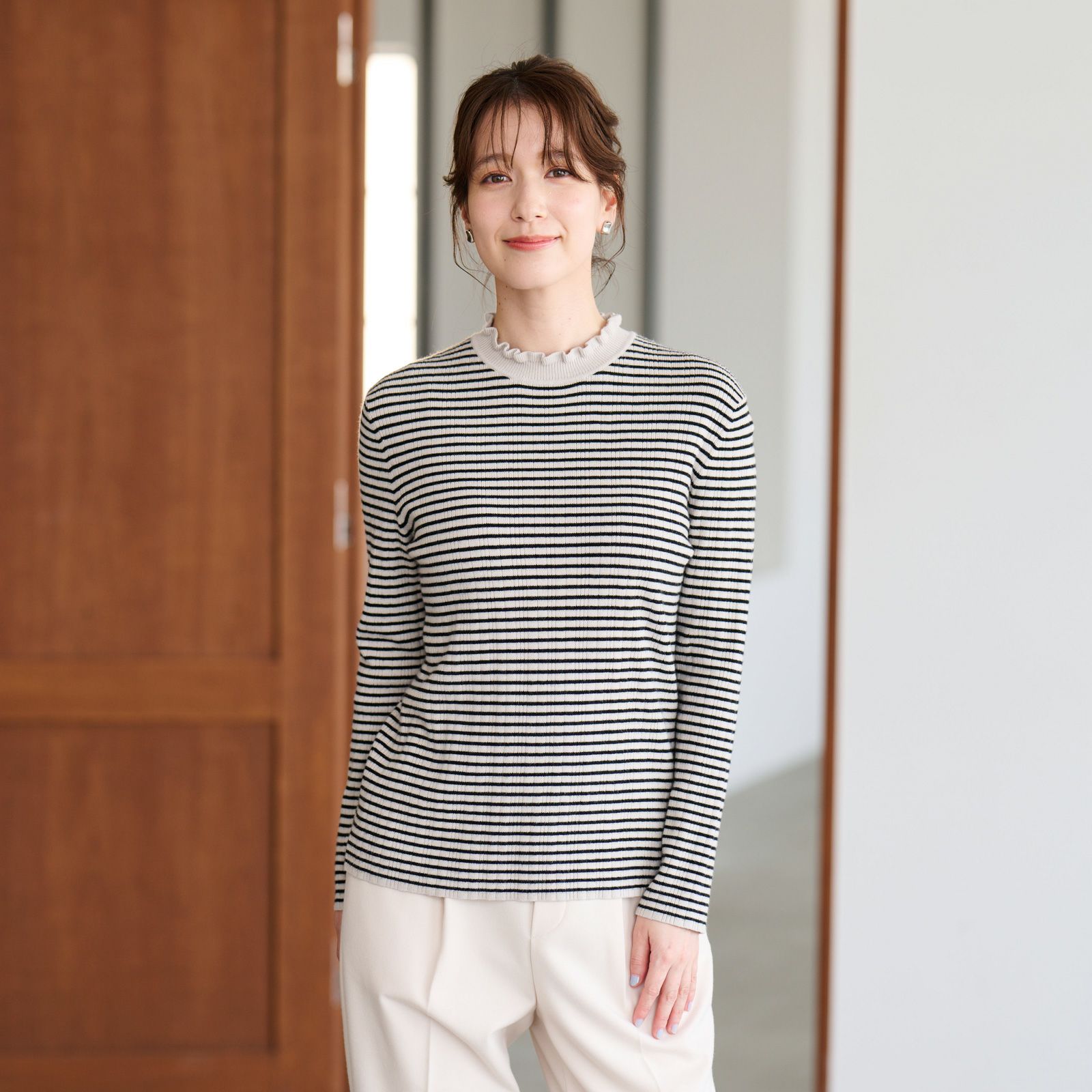 洗える・保温　マシュマロタッチ　フリルネックプルオーバー