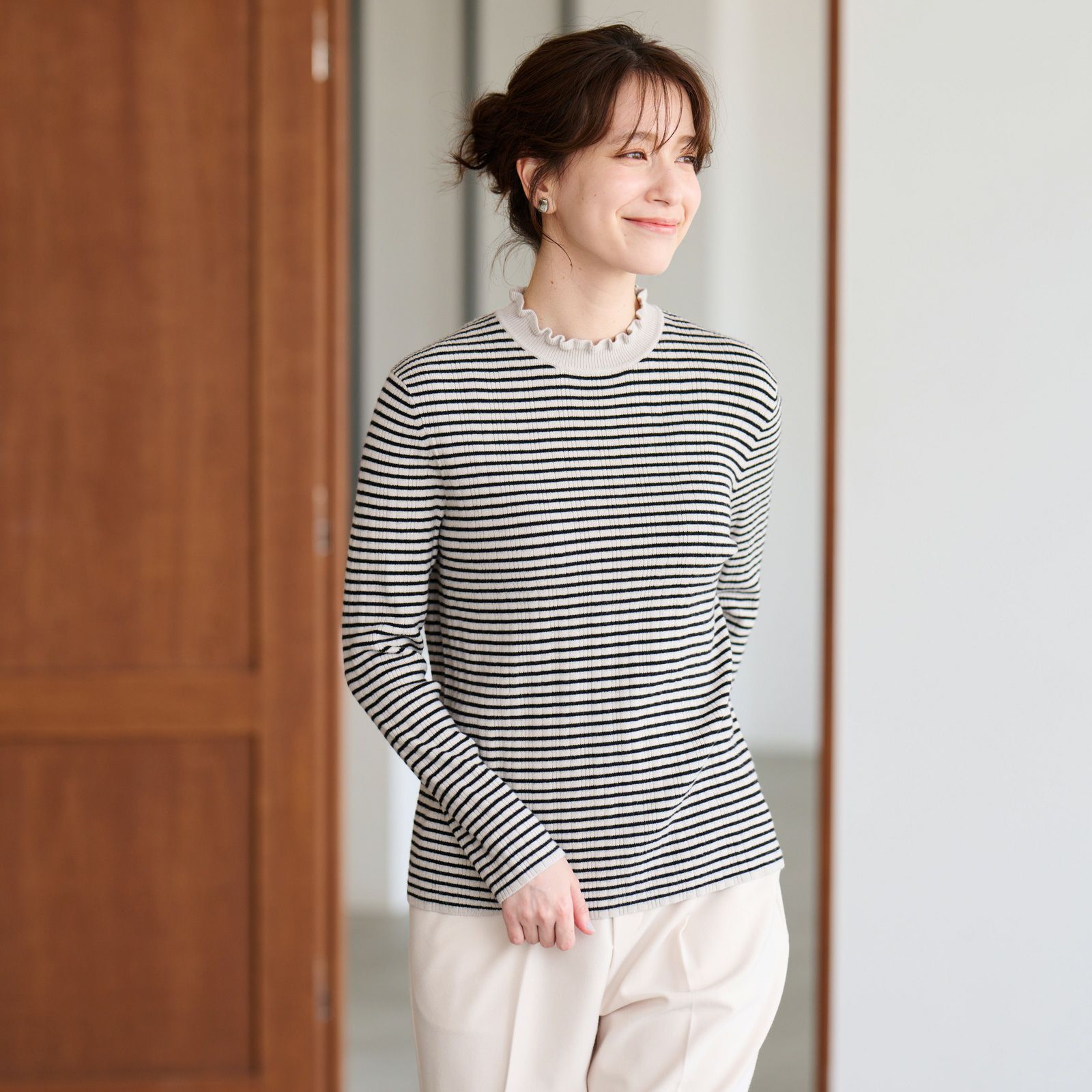 洗える・保温　マシュマロタッチ　フリルネックプルオーバー