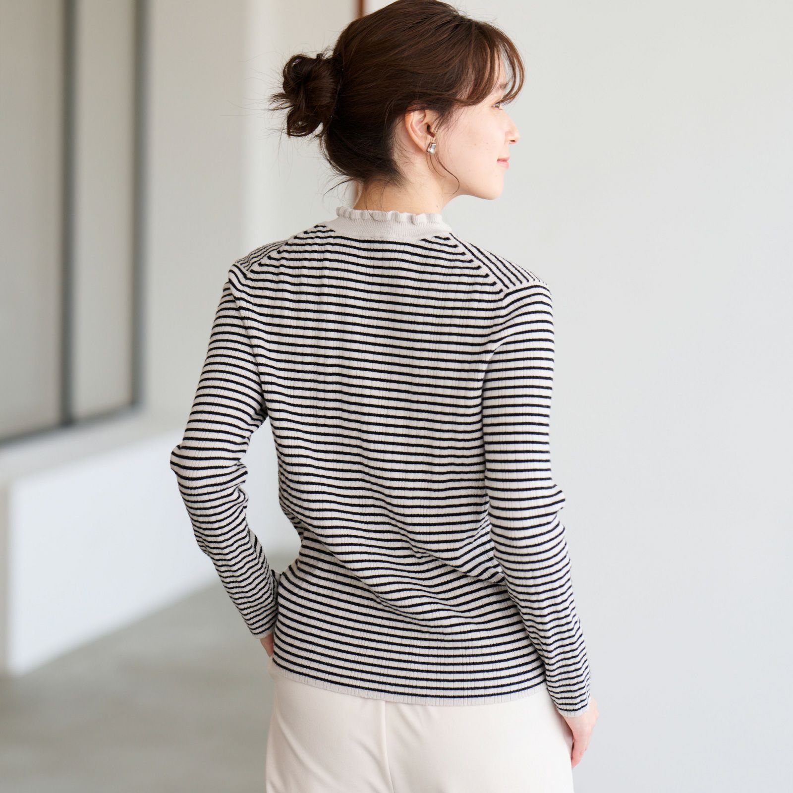 洗える・保温　マシュマロタッチ　フリルネックプルオーバー