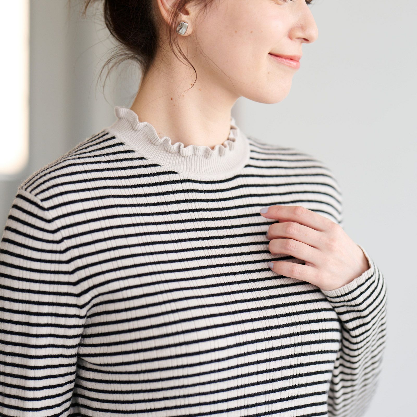 洗える・保温　マシュマロタッチ　フリルネックプルオーバー