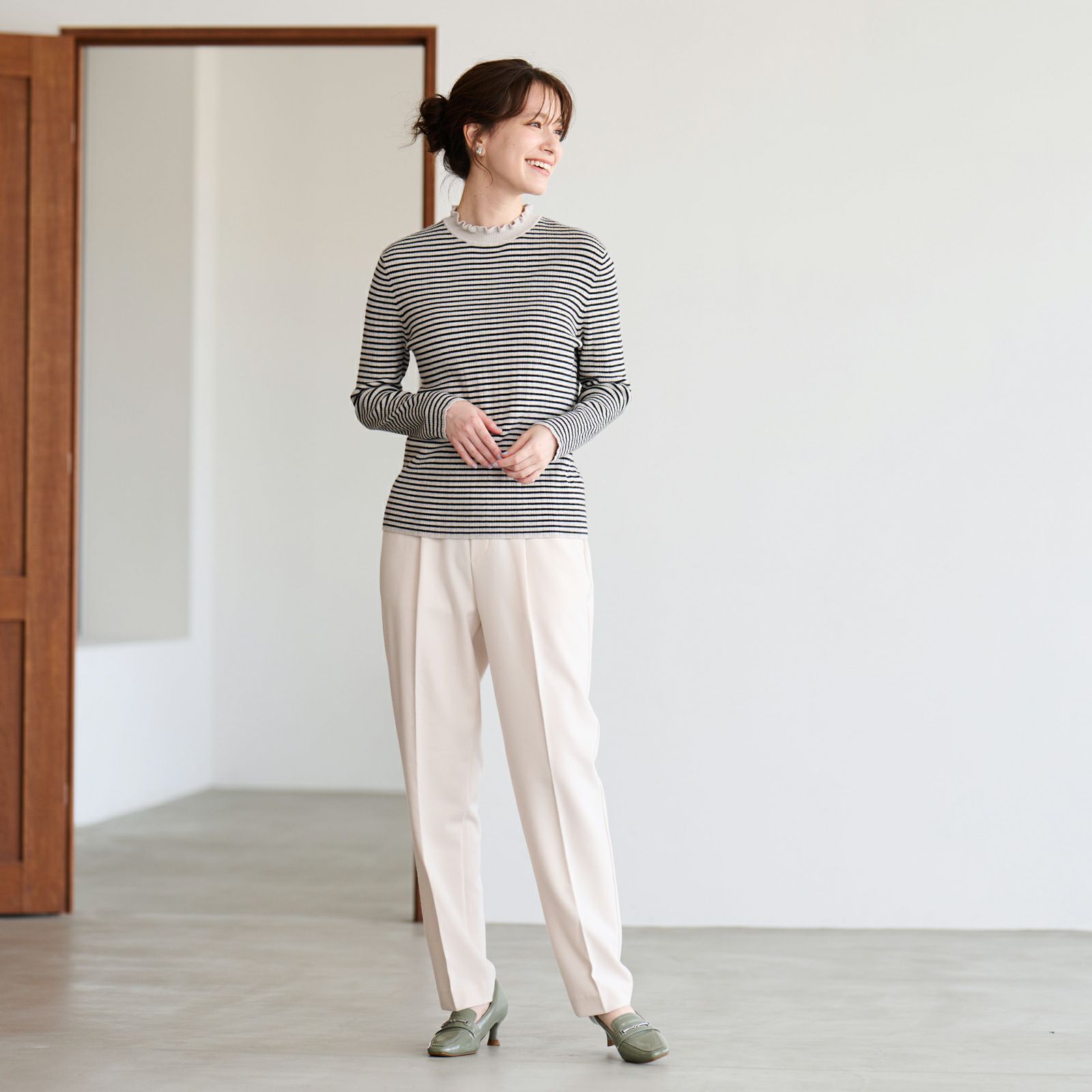 洗える・保温　マシュマロタッチ　フリルネックプルオーバー