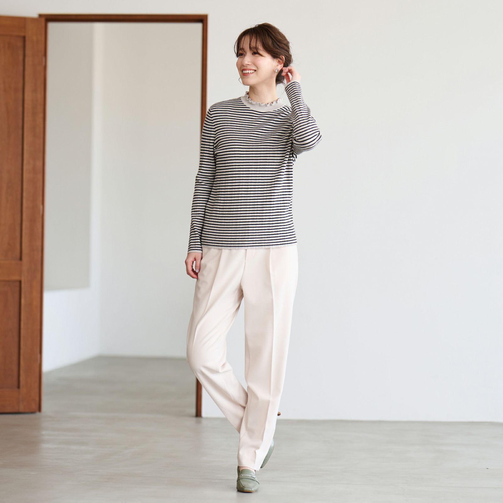 洗える・保温　マシュマロタッチ　フリルネックプルオーバー