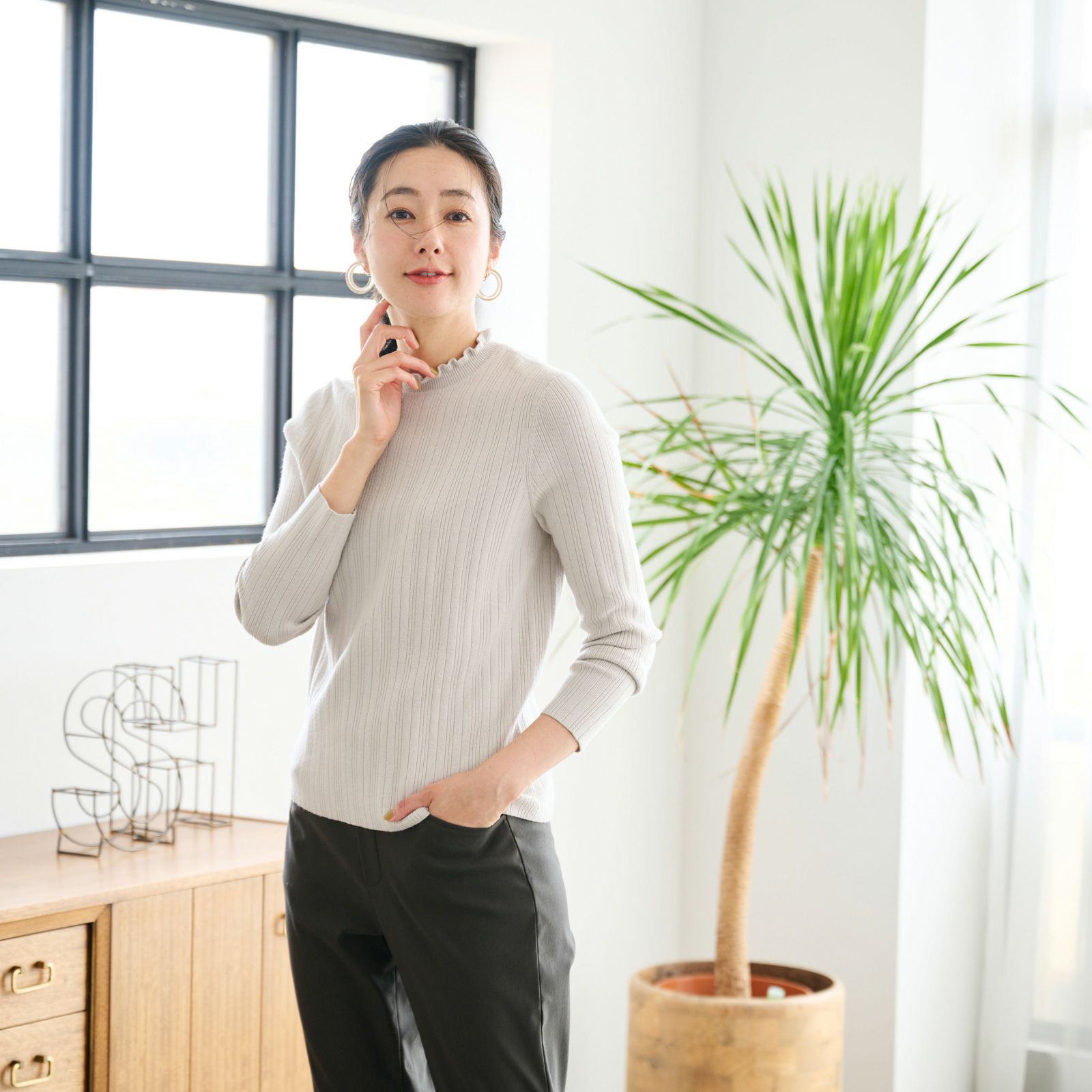 洗える・保温　マシュマロタッチ　フリルネックプルオーバー