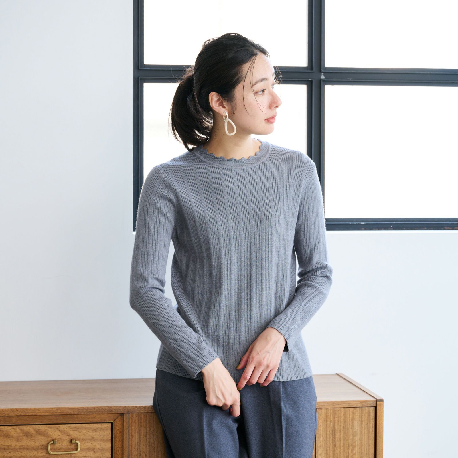 洗える・保温　マシュマロタッチスカラップネックプルオーバー