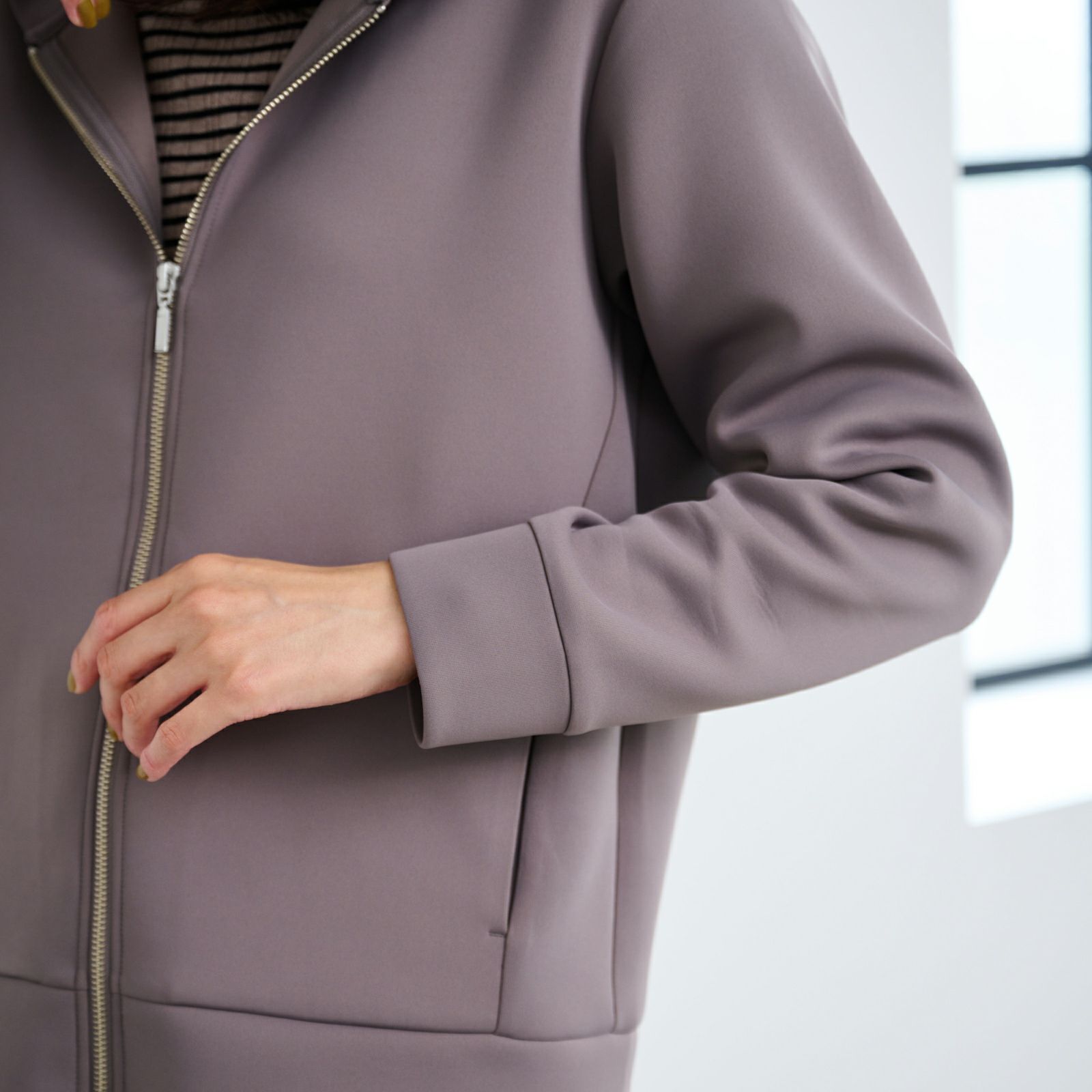 エアリースウェット　フルジップパーカ