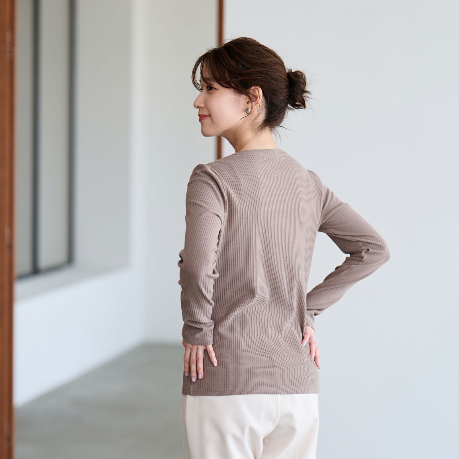 ピースフィットウォーム　うるおい加工クルーネック長袖Tシャツ